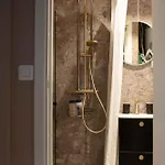 & Modern 2br Apt, 4min Subway To * Oslo