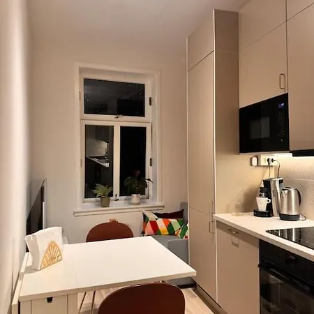 Apartament & Modern 2br Apt, 4min Subway To *