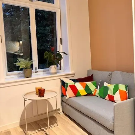 & Modern 2br Apt, 4min Subway To Apartament Oslo