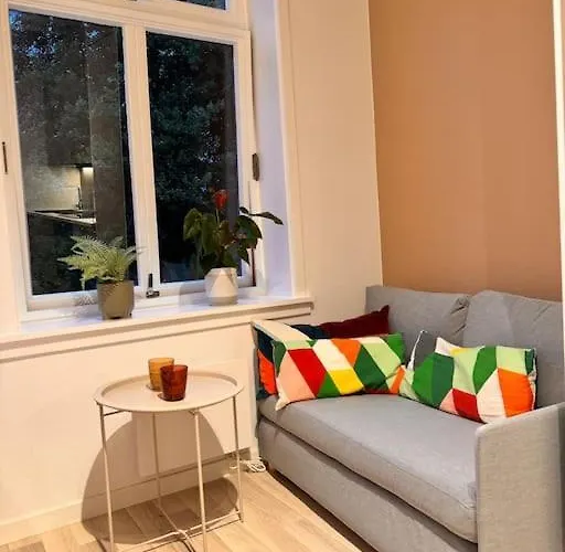 & Modern 2br Apt, 4min Subway To Apartament Oslo