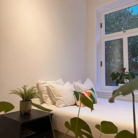 شقة & Modern 2br Apt, 4min Subway To *