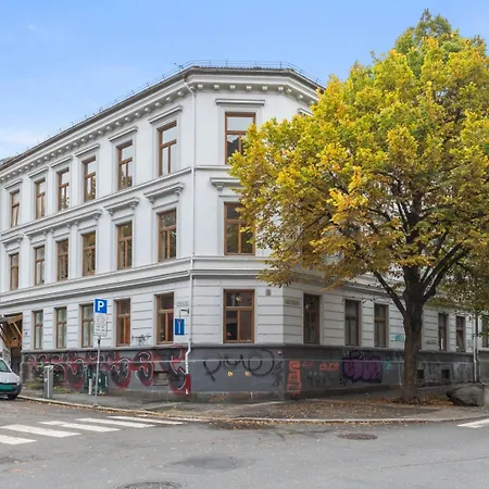 & Modern 2br Apt, 4min Subway To Lägenhet Oslo