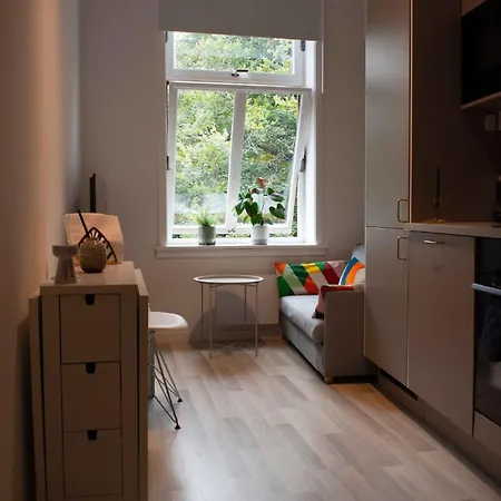 & Modern 2br Apt, 4min Subway To * أوسلو